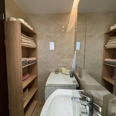 Charming 2-bed House In 別荘 *