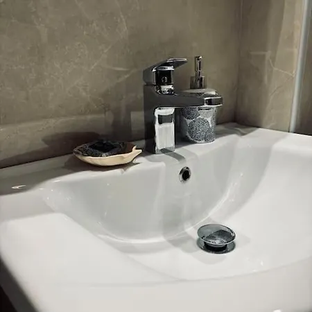 別荘 Charming 2-bed House In