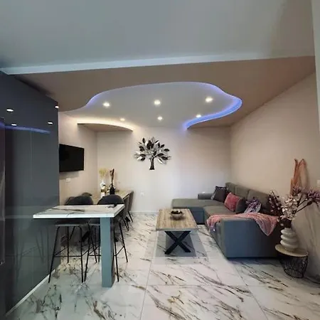 Vakantiehuis Charming 2-bed House In